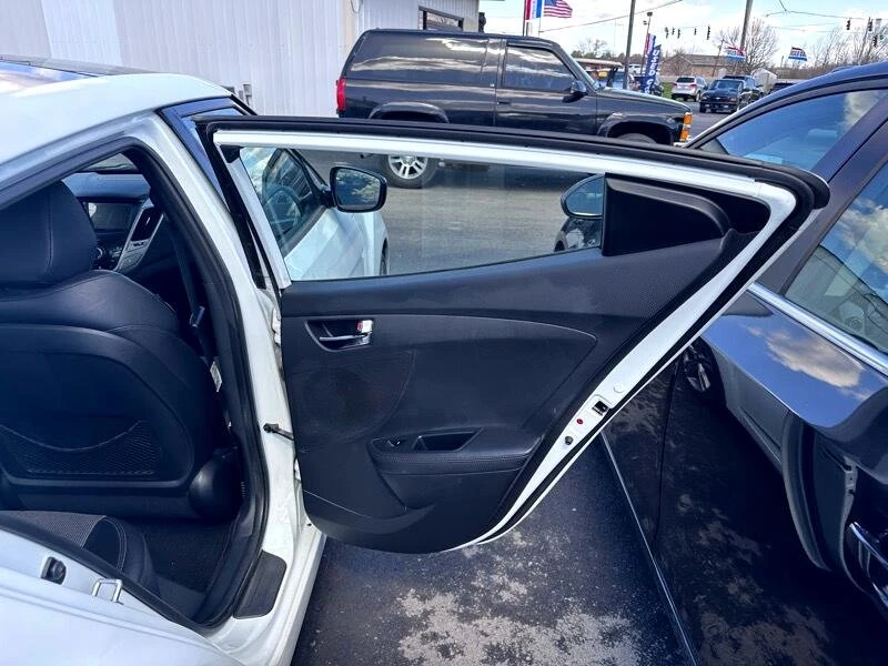 2013 Hyundai Veloster - Image 10 of 12
