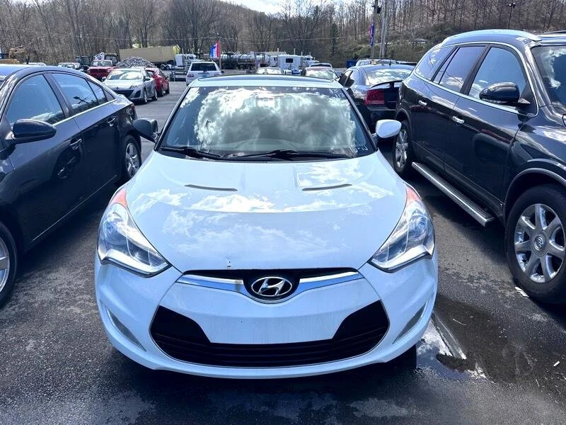2013 Hyundai Veloster - Image 2 of 12