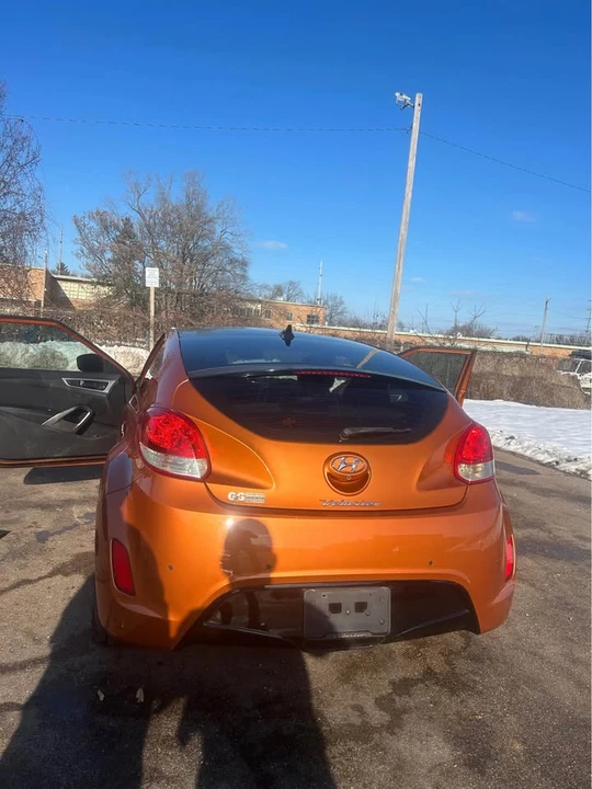 2013 Hyundai Veloster - Image 2 of 9