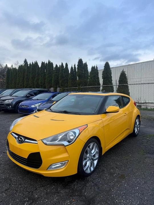 2013 Hyundai Veloster - Image 2 of 15