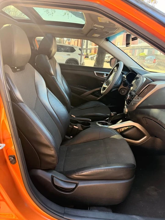 2013 Hyundai Veloster - Image 4 of 11