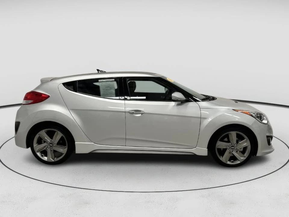2013 Hyundai Veloster - Image 2 of 20