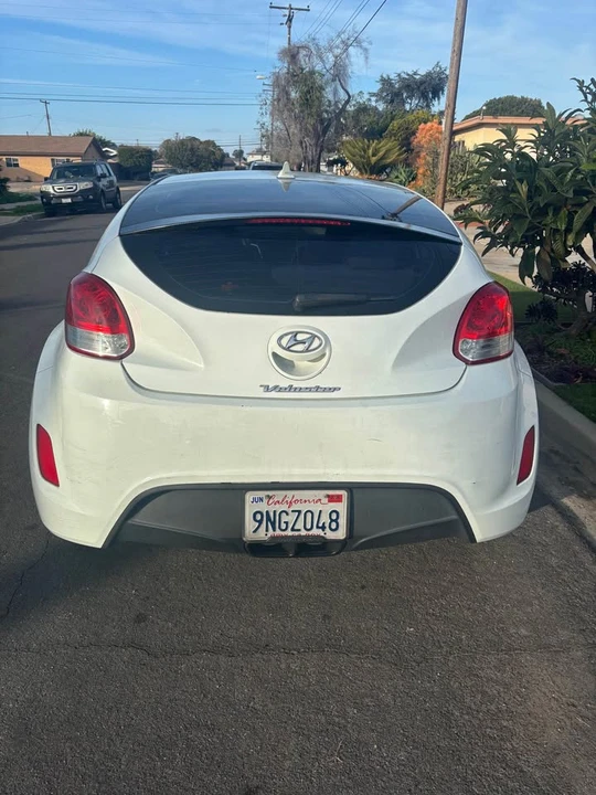 2013 Hyundai Veloster - Image 5 of 11