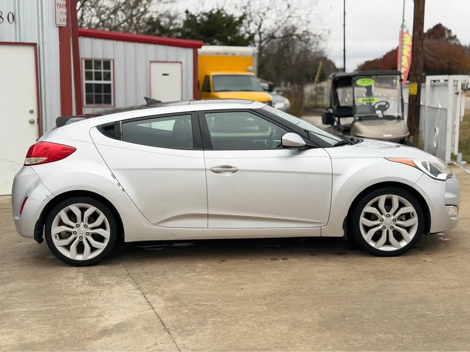 2013 Hyundai Veloster - Image 4 of 14