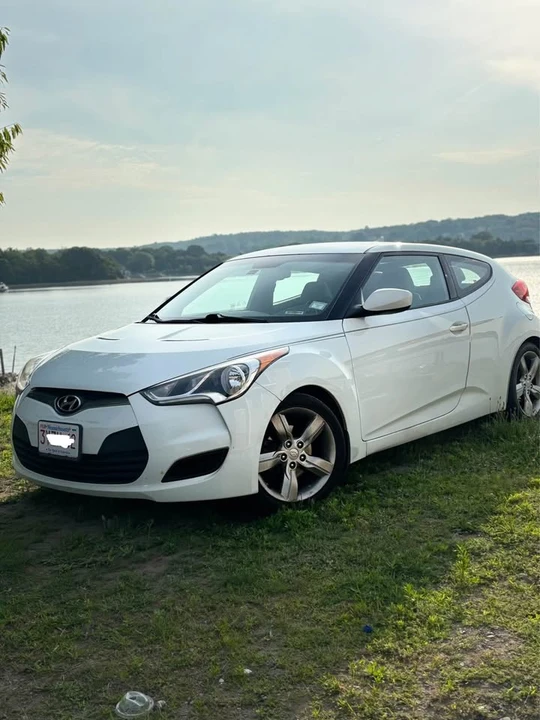 2013 Hyundai Veloster - Image 3 of 5