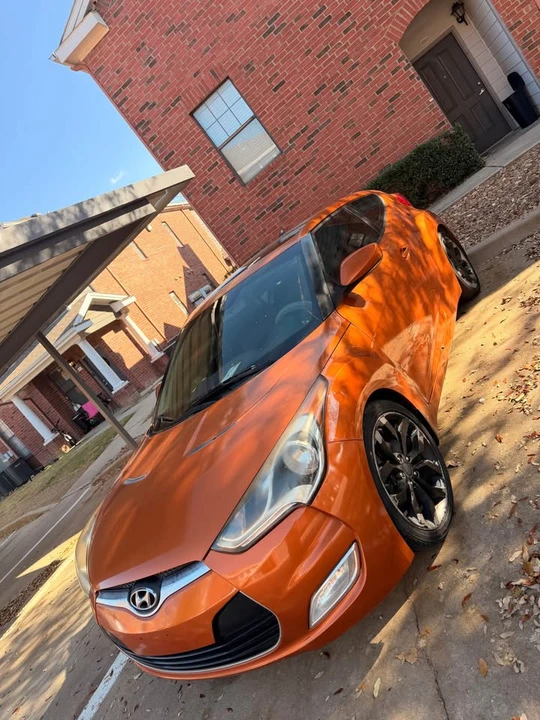 2013 Hyundai Veloster - Image 2 of 11