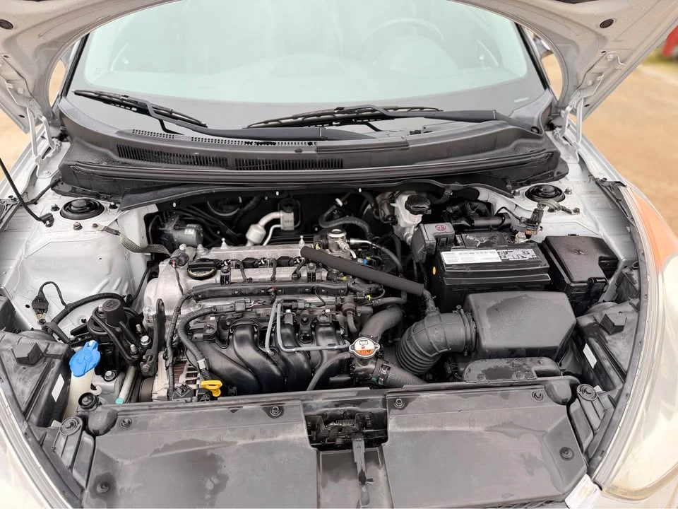 2013 Hyundai Veloster - Image 10 of 14