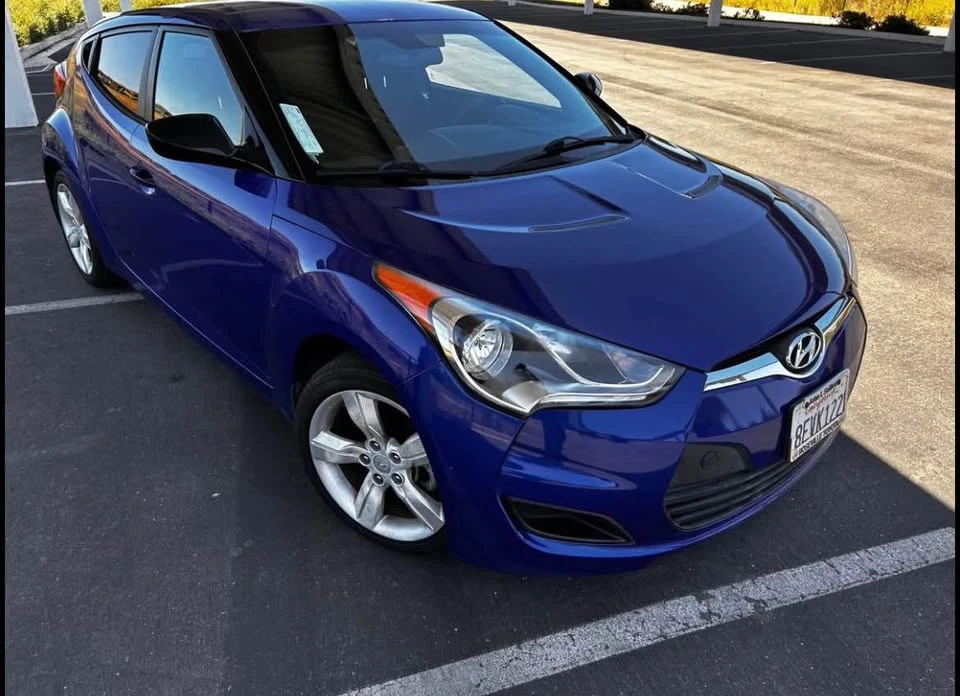 2013 Hyundai Veloster - Image 2 of 10