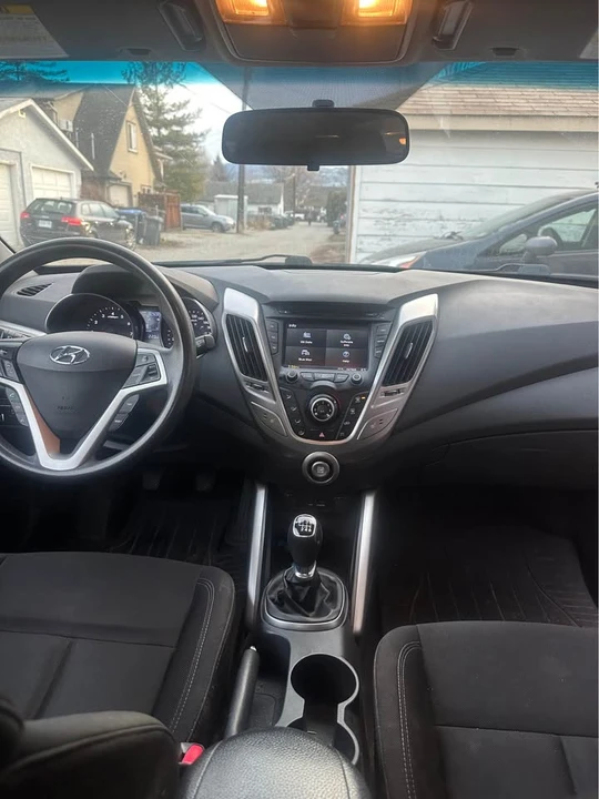 2013 Hyundai Veloster - Image 16 of 18