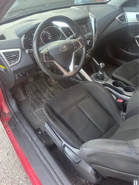 2013 Hyundai Veloster - Image 17 of 18