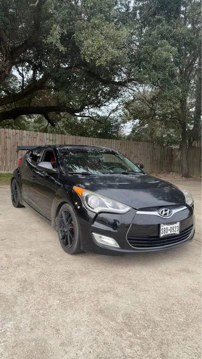 2013 Hyundai Veloster - Image 2 of 8