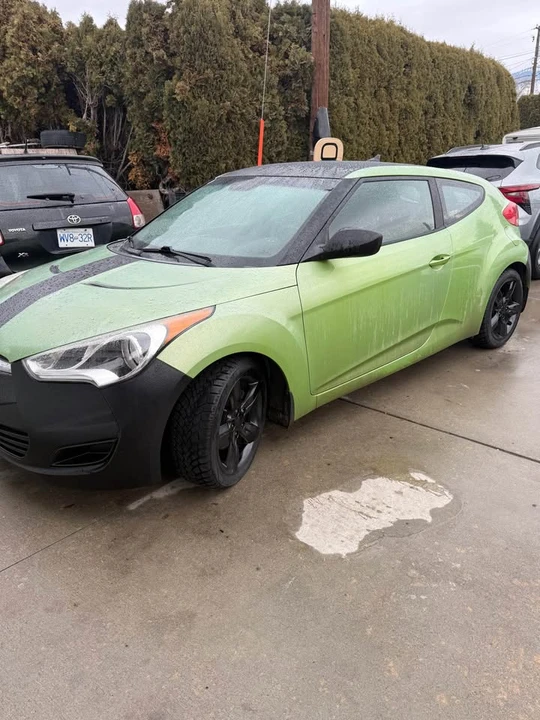 2013 Hyundai Veloster - Image 2 of 10