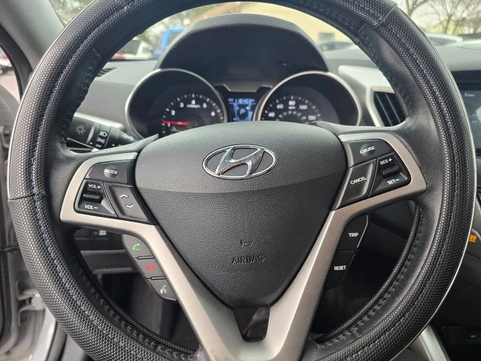2013 Hyundai Veloster - Image 16 of 18