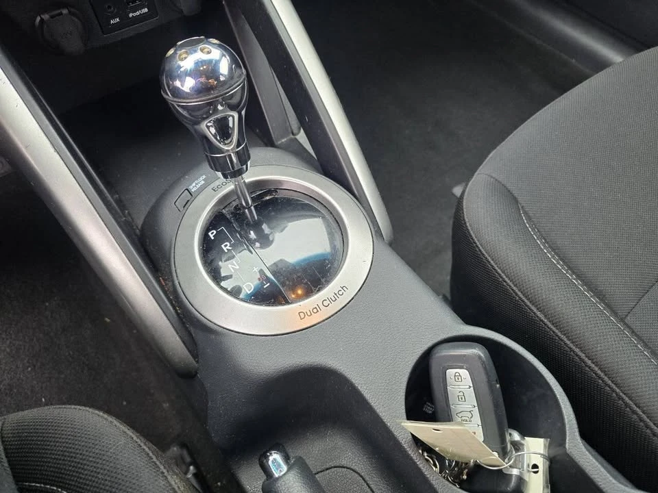 2013 Hyundai Veloster - Image 14 of 18