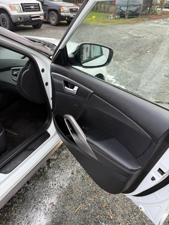 2013 Hyundai Veloster - Image 7 of 9
