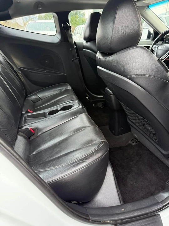 2013 Hyundai Veloster - Image 8 of 9