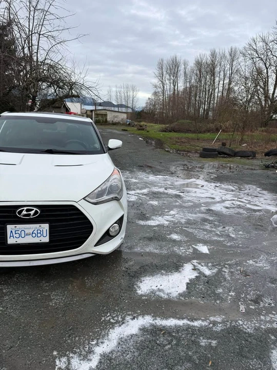 2013 Hyundai Veloster - Image 2 of 9