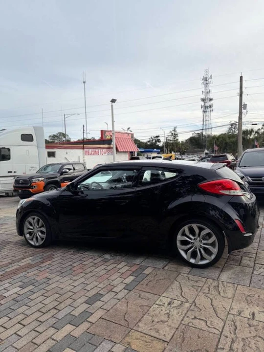 2013 Hyundai Veloster - Image 4 of 11