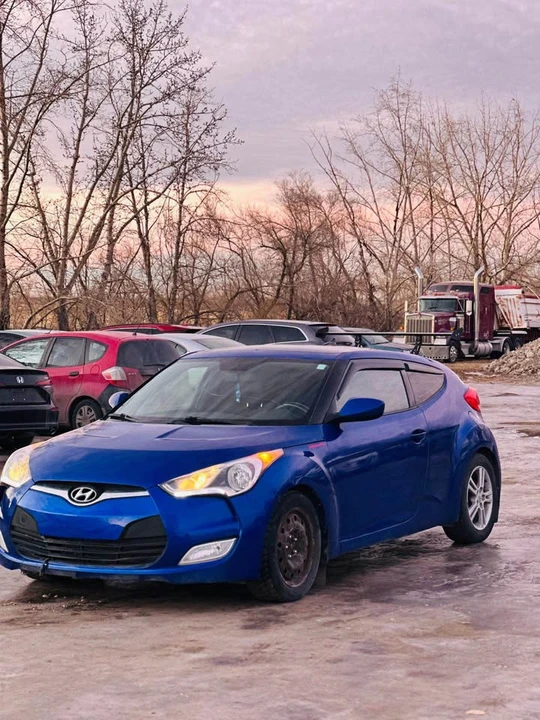 2013 Hyundai Veloster - Image 2 of 10