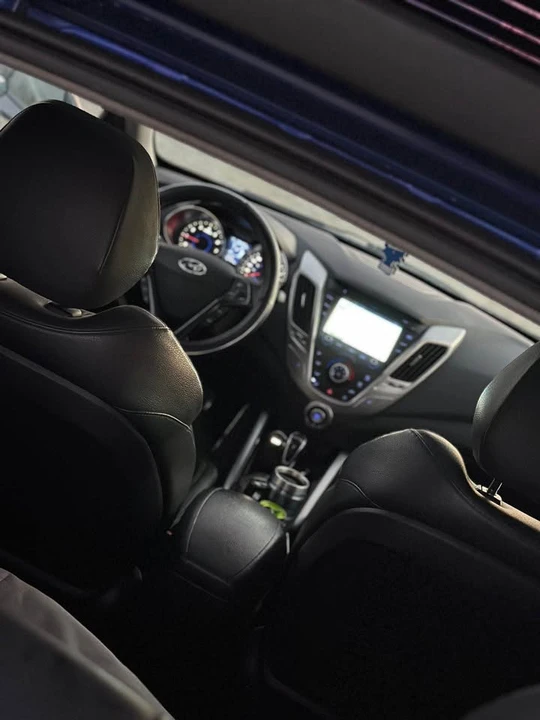 2013 Hyundai Veloster - Image 9 of 10