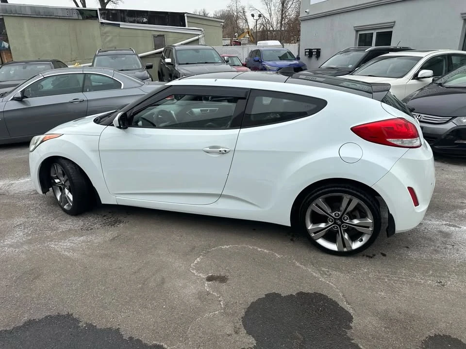 2013 Hyundai Veloster - Image 9 of 20