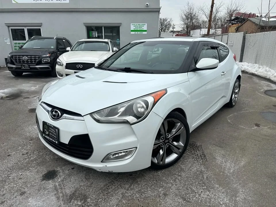 2013 Hyundai Veloster - Image 2 of 20