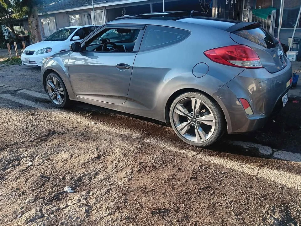 2013 Hyundai Veloster - Image 4 of 6