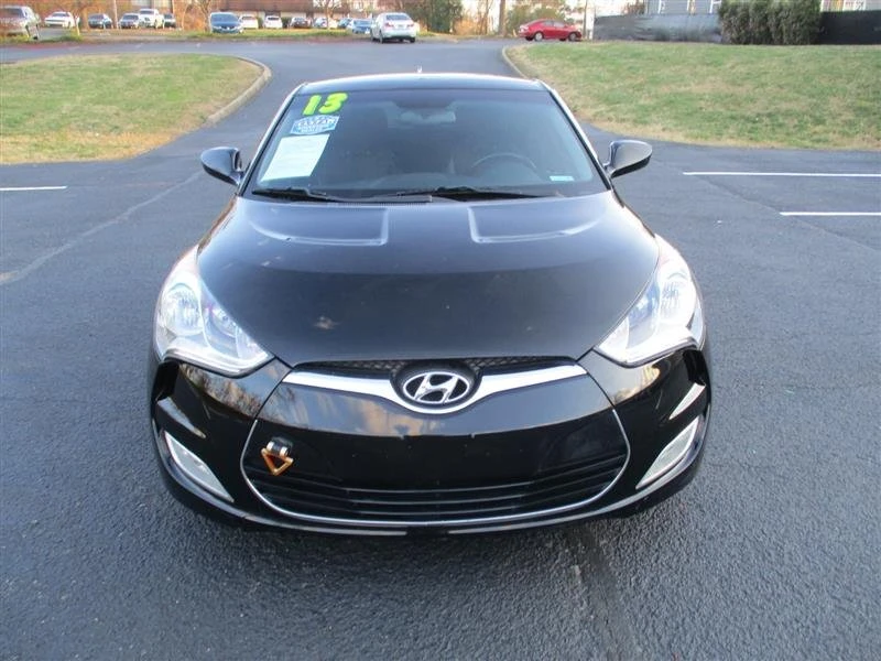 2013 Hyundai Veloster - Image 2 of 19