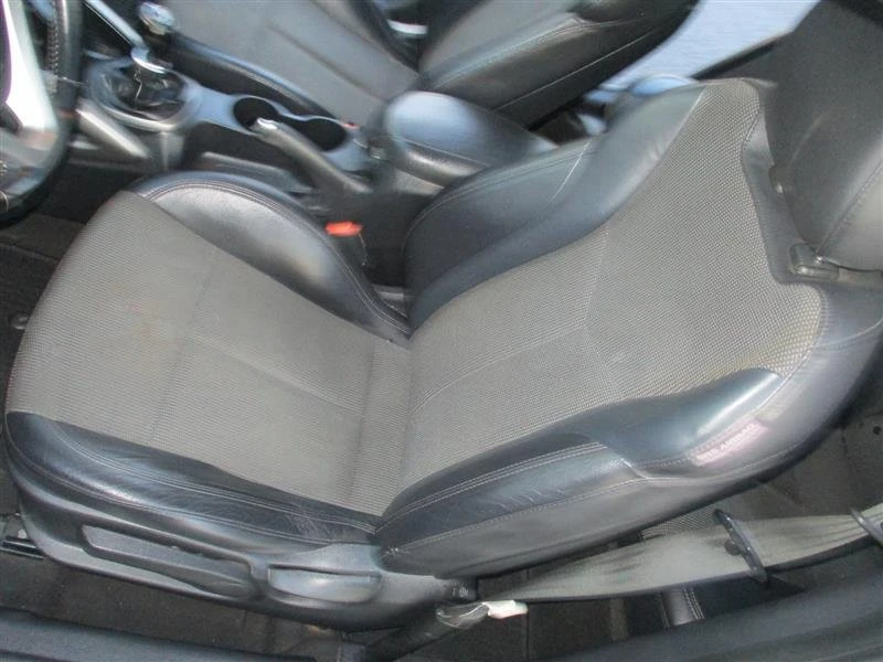 2013 Hyundai Veloster - Image 16 of 19