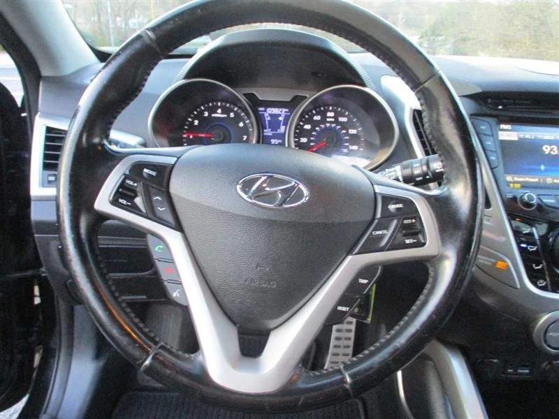2013 Hyundai Veloster - Image 13 of 19