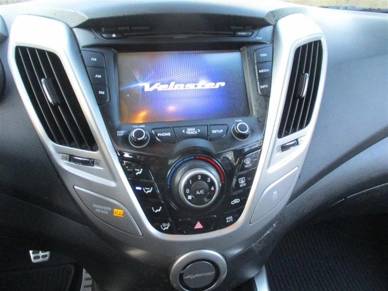 2013 Hyundai Veloster - Image 12 of 19