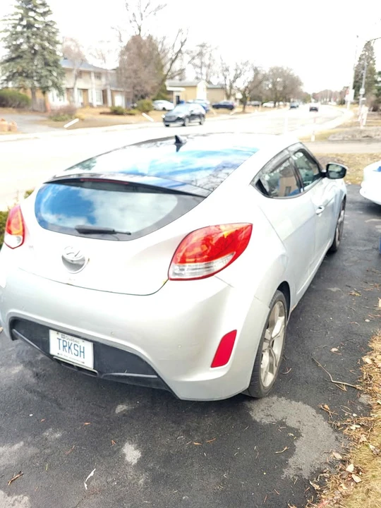 2013 Hyundai Veloster - Image 2 of 5