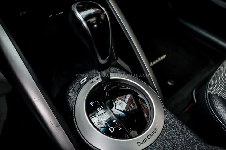 2013 Hyundai Veloster - Image 11 of 18