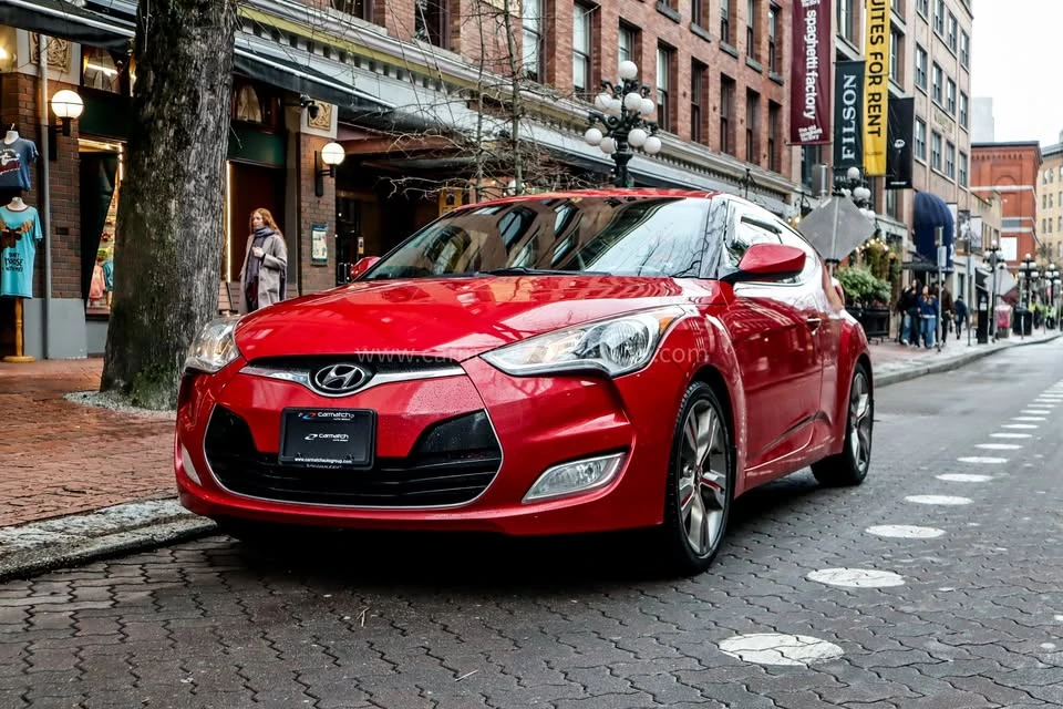 2013 Hyundai Veloster - Image 2 of 18