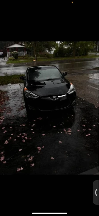 2013 Hyundai Veloster - Image 2 of 2