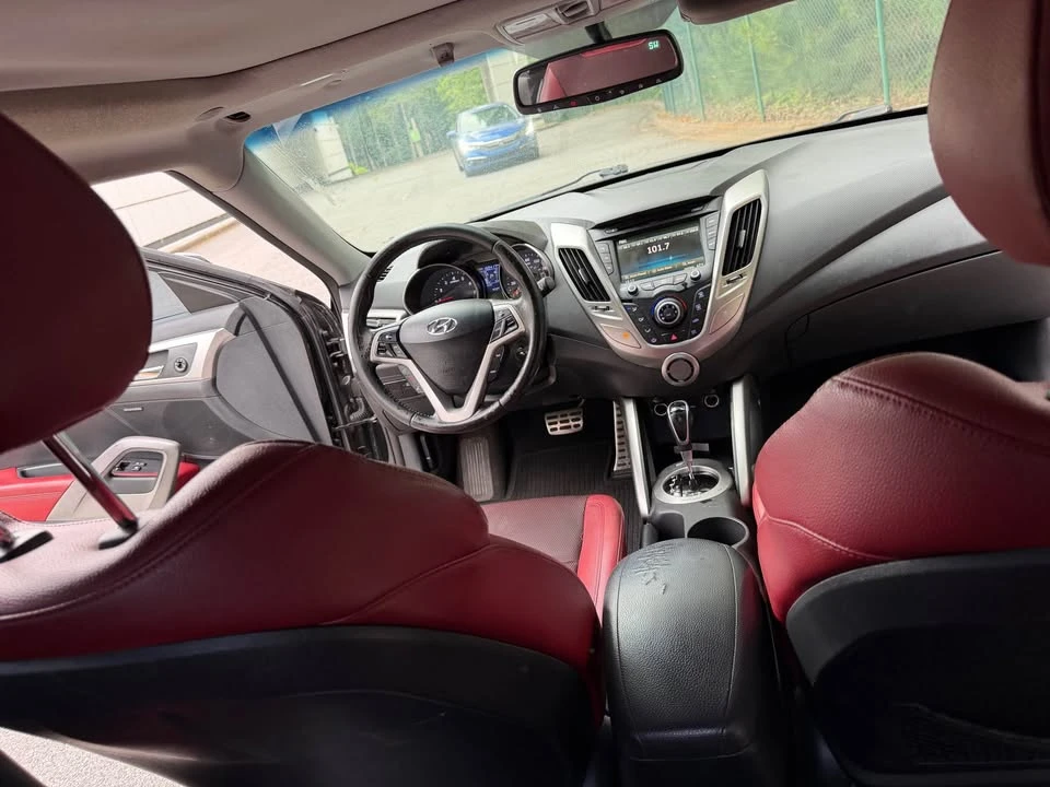 2013 Hyundai Veloster - Image 10 of 13