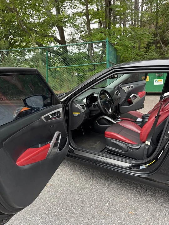 2013 Hyundai Veloster - Image 11 of 13