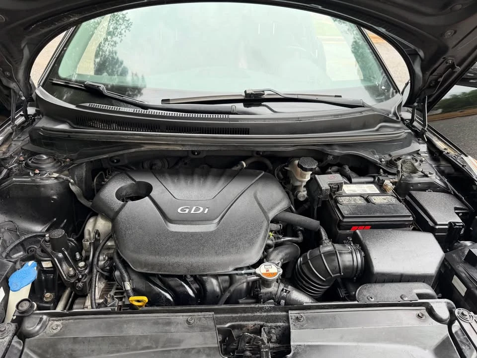 2013 Hyundai Veloster - Image 12 of 13