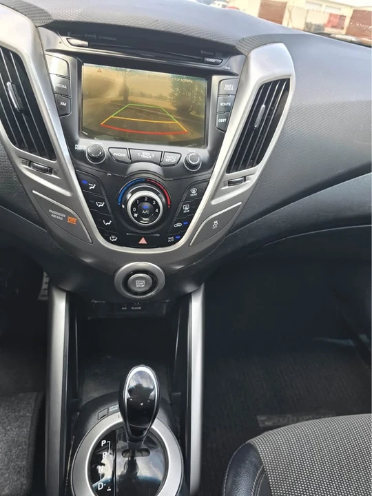 2013 Hyundai Veloster - Image 11 of 18