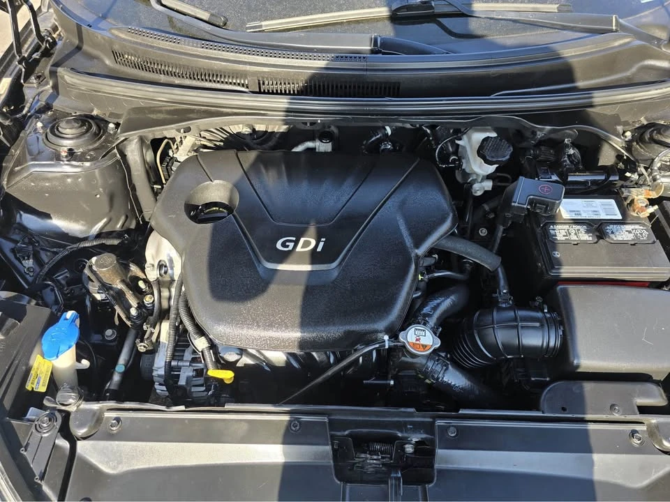 2013 Hyundai Veloster - Image 10 of 18