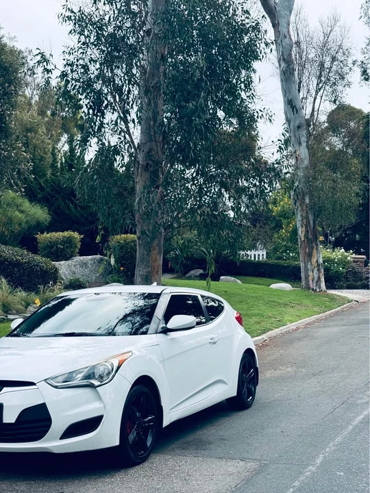 2013 Hyundai Veloster - Image 5 of 8