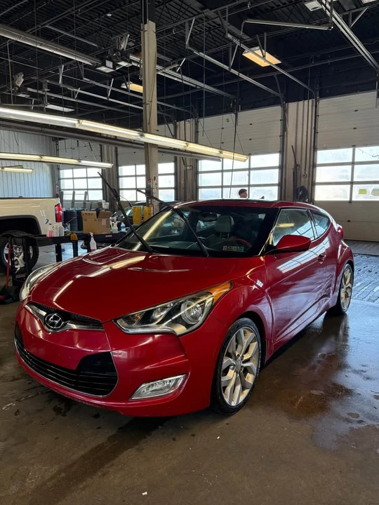 2013 Hyundai Veloster - Image 2 of 9