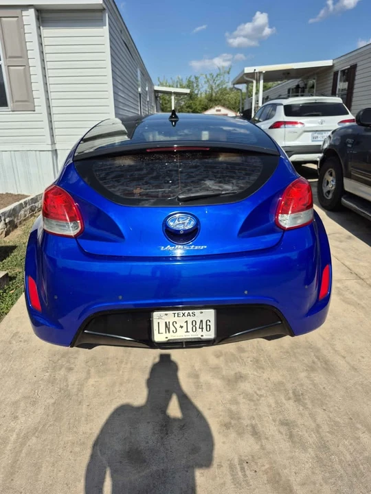 2013 Hyundai Veloster - Image 2 of 6