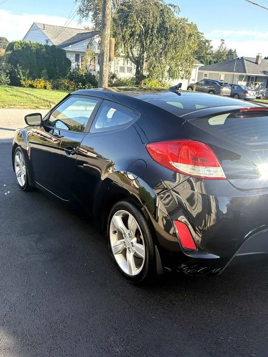 2013 Hyundai Veloster - Image 11 of 12