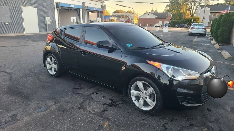 2013 Hyundai Veloster - Image 2 of 12