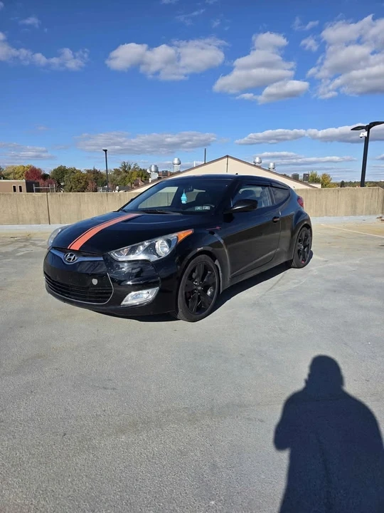 2013 Hyundai Veloster - Image 2 of 11