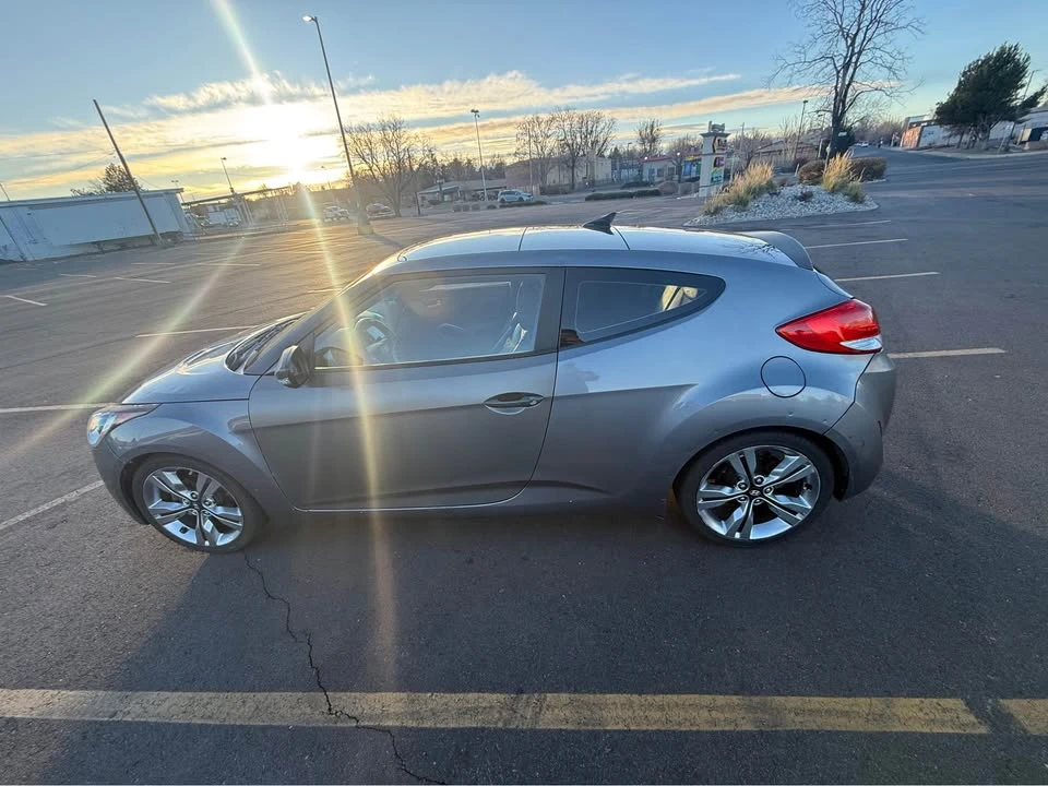 2013 Hyundai Veloster - Image 6 of 8