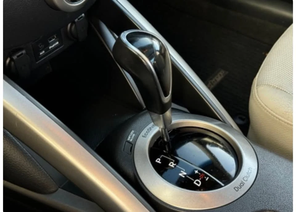 2013 Hyundai Veloster - Image 9 of 14