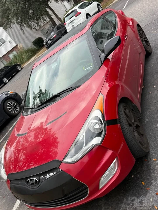 2013 Hyundai Veloster - Image 2 of 3