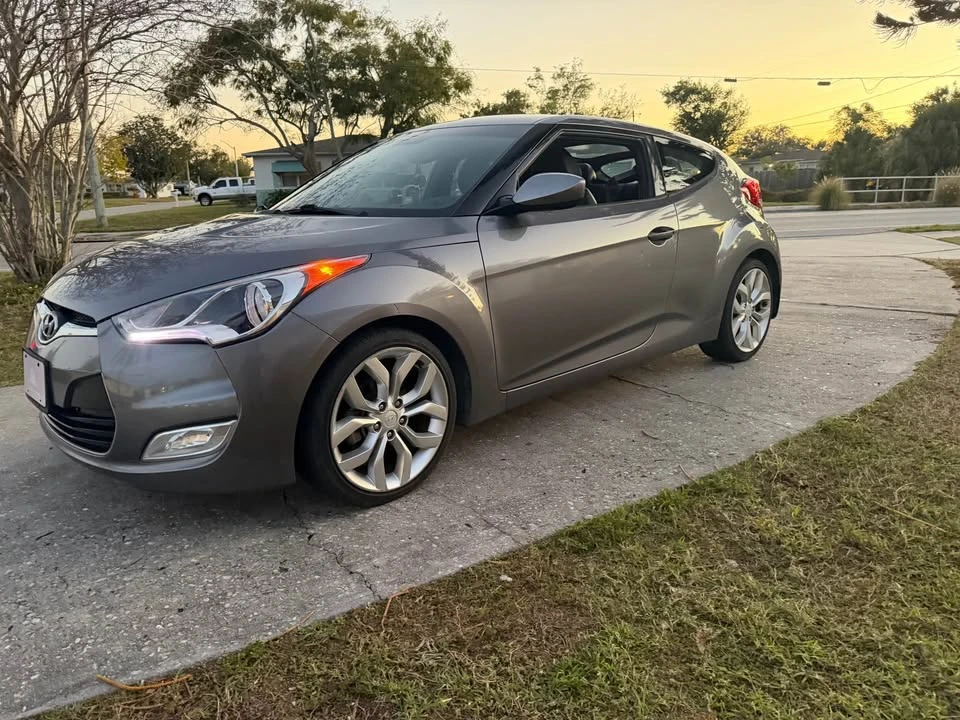 2013 Hyundai Veloster - Image 3 of 13